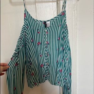 Long sleeve patterned blouse, cut out shoulders